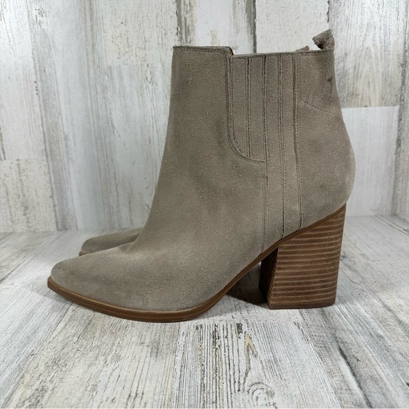 Marc Fisher LTD Oshay Chelsea Suede Pointed Ankle Bootie Taupe Gray #1366 - Picture 1 of 11